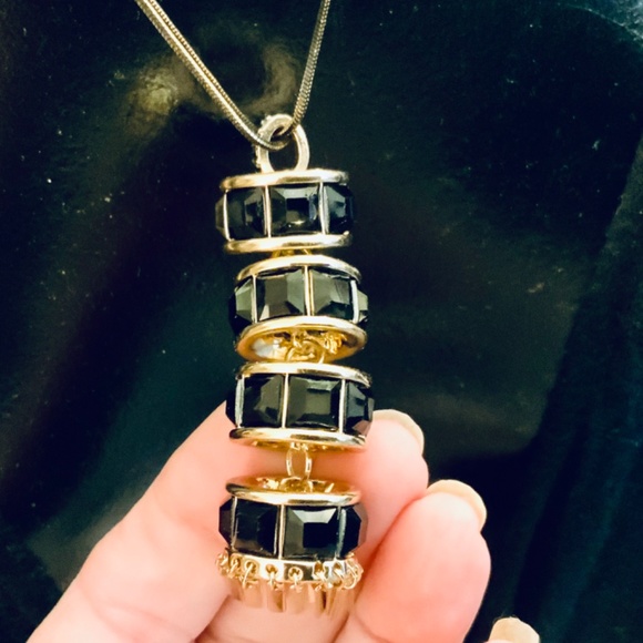 Christian Siriano NECKLACE ❤️SPECIAL OFFER ❤️BLACK CRYSTAL TASSEL PENDANT NWT - Picture 3 of 9